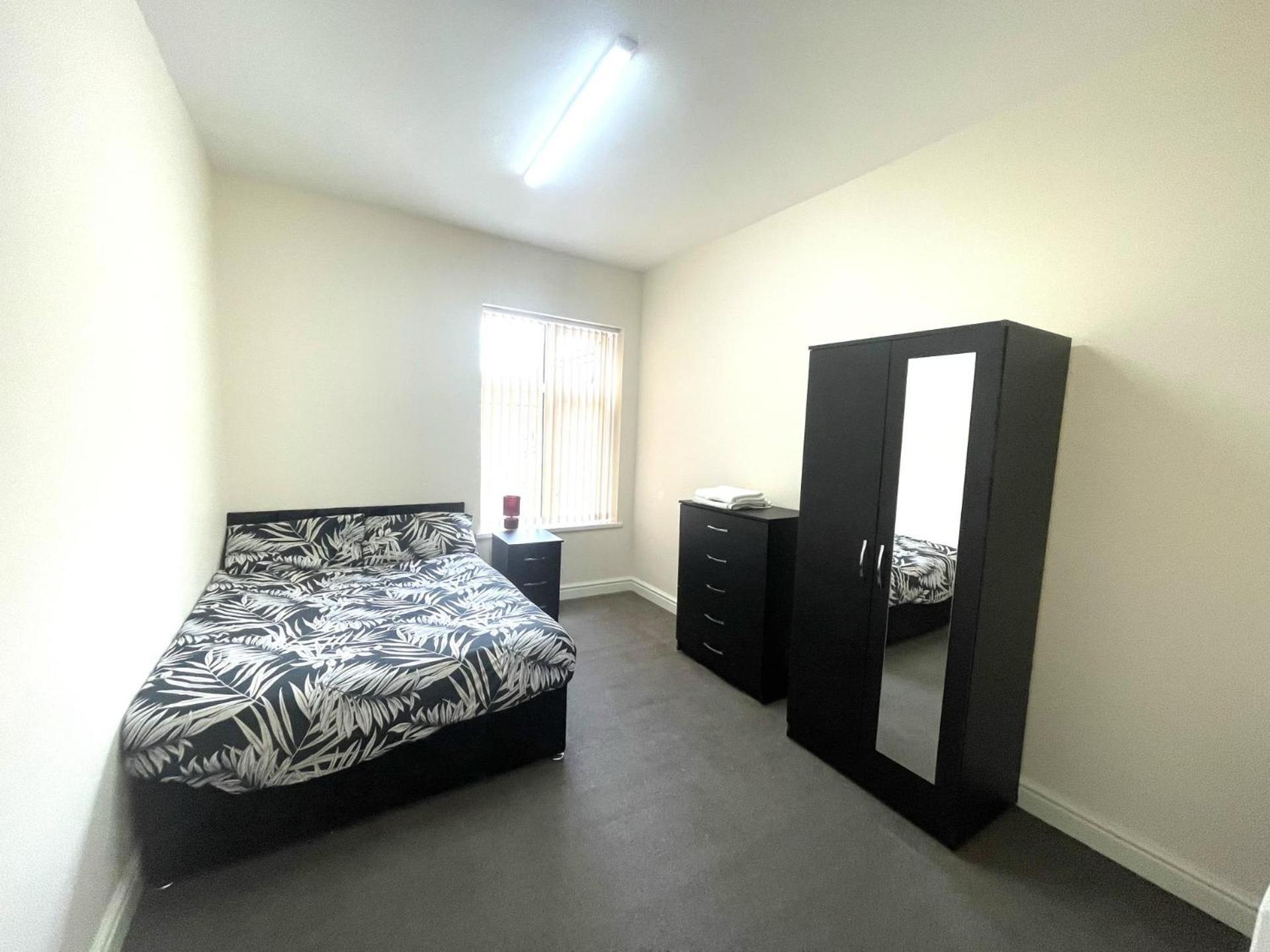 Stylish 1-Bed Apt - Sleeps 4 - Parking - Wifi Манчестър Екстериор снимка